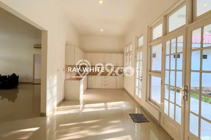 Rumah Elit Modern Tanpa Renovasi di Cipete Jakarta Selatan Rumah Elit Modern Tanpa Renovasi di Cipete Jakarta Selatan