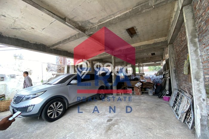 Rumah Lokasi Strategis area Bangil, Pasuruan, Luas 320m2m² LB 126m2m² Rumah Lokasi Strategis area Bangil, Pasuruan, Luas 320m2m² LB 126m2m²