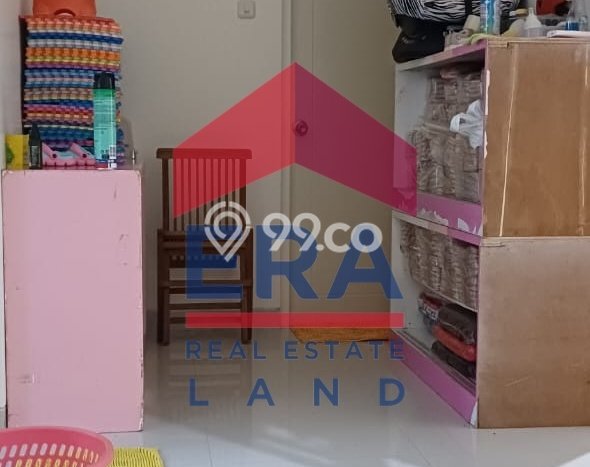 Disewakan! Rumah 4 Kamar Tidur &
3 Kamar Mandi di Buring, Malang Disewakan! Rumah 4 Kamar Tidur &
3 Kamar Mandi di Buring, Malang