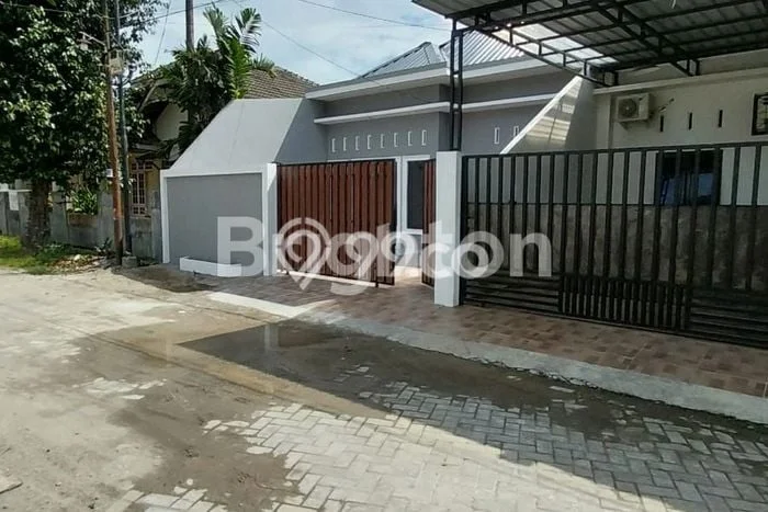 Hunian Cantik Minimalis Lb 100m2 di Medan Johor, Medan Hunian Cantik Minimalis Lb 100m2 di Medan Johor, Medan