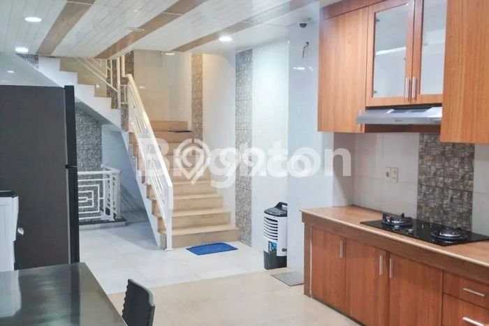 Dijual Komersial di Medan Timur Medan LT 180m2 / LB 1080m2 Dijual Komersial di Medan Timur Medan LT 180m2 / LB 1080m2