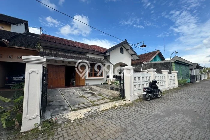 Rumah Luxury Modern Siap Huni di Maguwoharjo Yogyakarta Rumah Luxury Modern Siap Huni di Maguwoharjo Yogyakarta