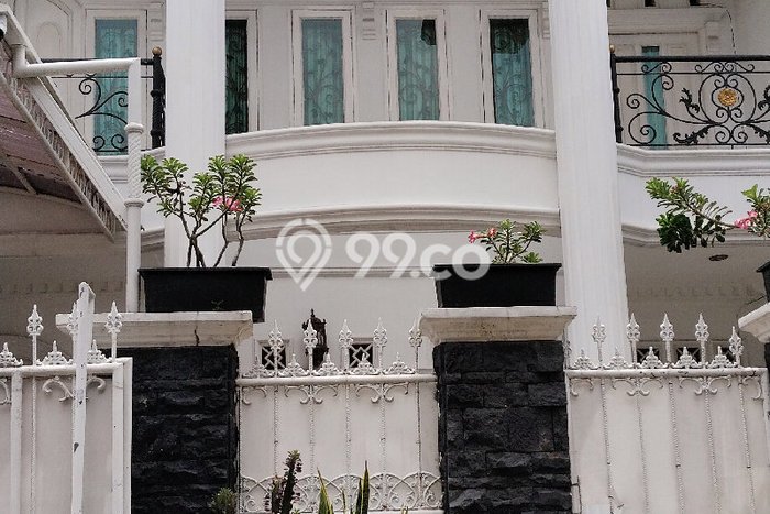Hunian Mewah LB 300m2 Siap Pakai Desain Elegan di Klender, Jakarta Timur Hunian Mewah LB 300m2 Siap Pakai Desain Elegan di Klender, Jakarta Timur