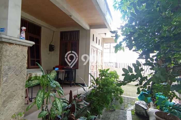 Kesempatan Memiliki Rumah 7 Kamar Tidur dan 5 Kamar Mandi di Lokasi Strategis Kraton, Yogyakarta Kesempatan Memiliki Rumah 7 Kamar Tidur dan 5 Kamar Mandi di Lokasi Strategis Kraton, Yogyakarta