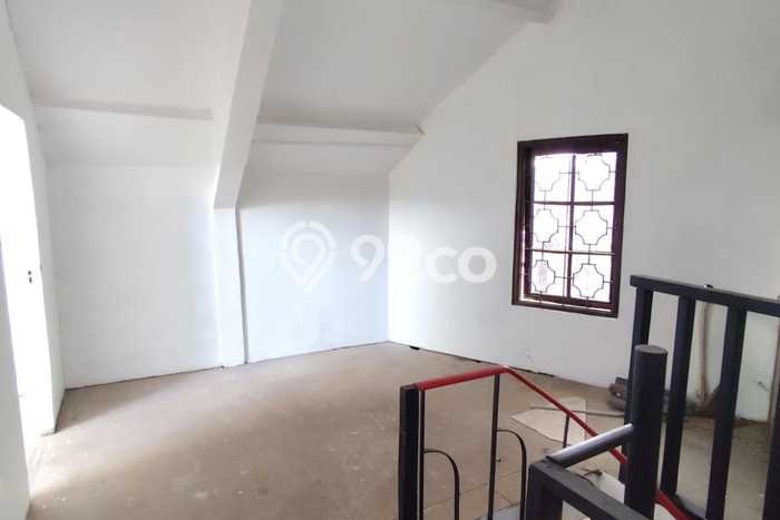 Ruko di Depok, Luas 232m², Kawasan Premium, Siap Operasi Ruko di Depok, Luas 232m², Kawasan Premium, Siap Operasi