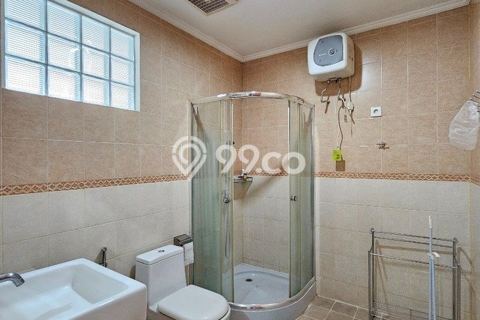 Rumah Mewah LB 520m2 Siap Huni Desain Elegan di Kemang, Jakarta Selatan Rumah Mewah LB 520m2 Siap Huni Desain Elegan di Kemang, Jakarta Selatan