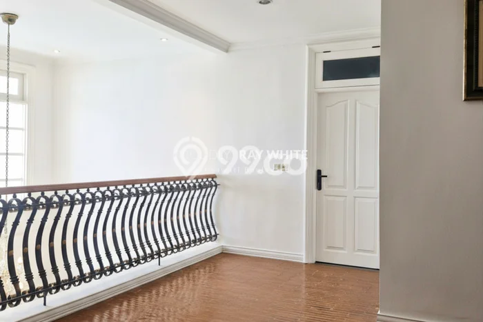 Rumah Kontrakan Jakarta Selatan LT 422m2 LB 650m2 Kawasan Pondok Indah Rumah Kontrakan Jakarta Selatan LT 422m2 LB 650m2 Kawasan Pondok Indah