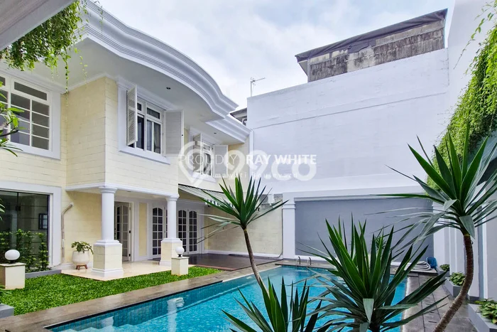 Rumah Kontrakan Jakarta Selatan LT 422m2 LB 650m2 Kawasan Pondok Indah Rumah Kontrakan Jakarta Selatan LT 422m2 LB 650m2 Kawasan Pondok Indah