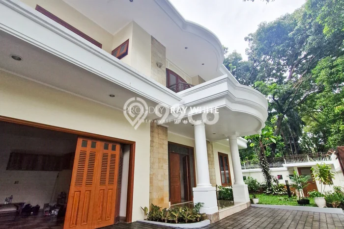 Disewakan Rumah Strategis LT 560m2 / LB 600m2 di Pondok Indah, Jakarta Selatan Disewakan Rumah Strategis LT 560m2 / LB 600m2 di Pondok Indah, Jakarta Selatan