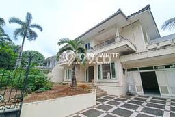 Ready to Use! Premium House LT 545m2 Desain Modern di Lebak Bulus Ready to Use! Premium House LT 545m2 Desain Modern di Lebak Bulus