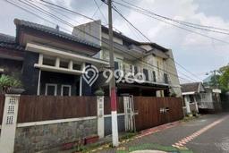 Rumah Luas Asri 3 KT Siap Huni di Unimas Garden Waru Sidoarjo Rumah Luas Asri 3 KT Siap Huni di Unimas Garden Waru Sidoarjo