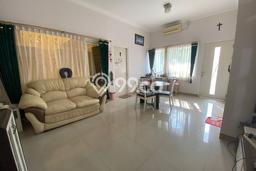Dijual Rumah Premium dengan Fasilitas Sekitar Komplit di Sambikerep, Surabaya Dijual Rumah Premium dengan Fasilitas Sekitar Komplit di Sambikerep, Surabaya