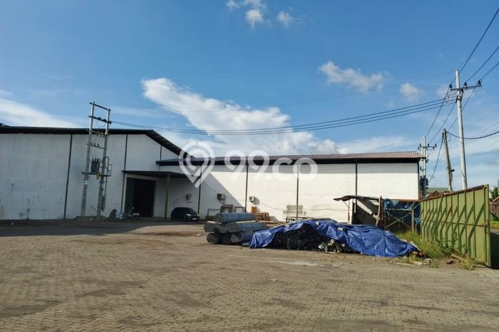 Unit Gudang Dijual di Rembang Pasuruan Luas Bangunan 8000m2 Unit Gudang Dijual di Rembang Pasuruan Luas Bangunan 8000m2