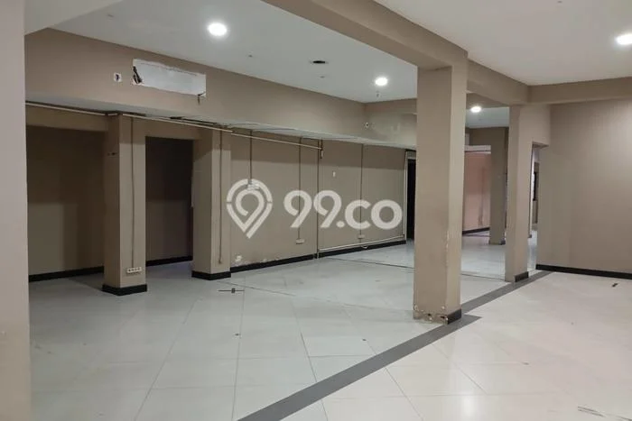 Ruko Disewa di Surabaya dengan LB 650m2 Area Komersial Ramai Ruko Disewa di Surabaya dengan LB 650m2 Area Komersial Ramai