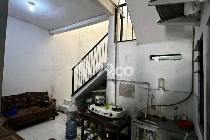 Rumah Kualitas Premium LT 182m2m² Lokasi Prestisius di Jantung Kota Kendangsari, Surabaya Rumah Kualitas Premium LT 182m2m² Lokasi Prestisius di Jantung Kota Kendangsari, Surabaya