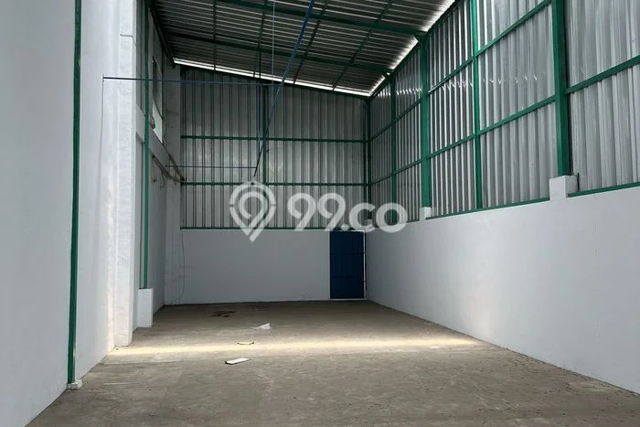 Gudang Disewa di Tangerang dengan LB 550m2 Area Komersial Ramai Gudang Disewa di Tangerang dengan LB 550m2 Area Komersial Ramai