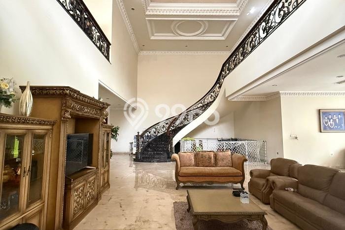 Rumah Nyaman area Mulyorejo, Surabaya, LT 900m2m² LB 942m2m² Rumah Nyaman area Mulyorejo, Surabaya, LT 900m2m² LB 942m2m²