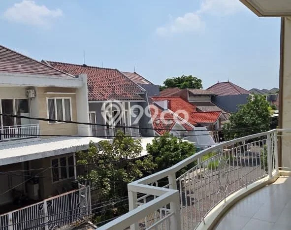 Rumah Area Strategis kawasan Semampir, Surabaya, LT 135m2m² LB 240m2m² Rumah Area Strategis kawasan Semampir, Surabaya, LT 135m2m² LB 240m2m²