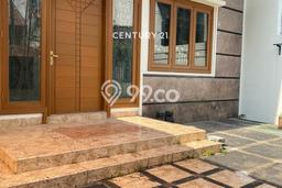 For Sale! Luxury House LT 240m2 Desain Modern di Pulomas For Sale! Luxury House LT 240m2 Desain Modern di Pulomas