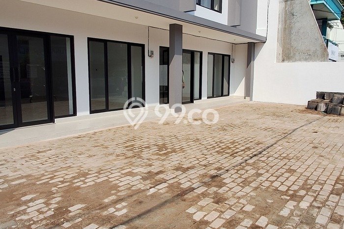 Ruko Area Komersial Kawasan Pondok Bambu, Luas 130m², Lokasi Prima Ruko Area Komersial Kawasan Pondok Bambu, Luas 130m², Lokasi Prima
