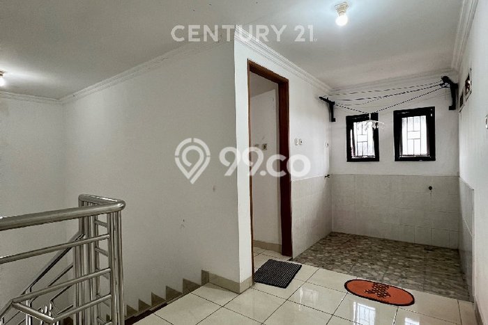 Rumah Sewa Jakarta Timur LT 110m2 LB 200m2 Area Kayu Putih Rumah Sewa Jakarta Timur LT 110m2 LB 200m2 Area Kayu Putih