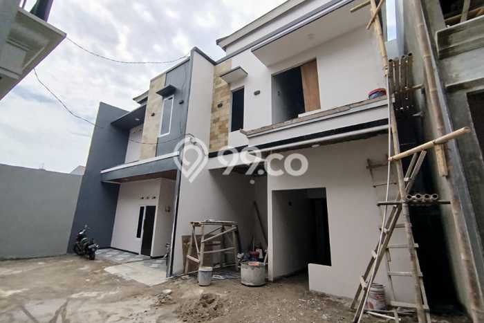 Rumah Luas Asri 2 KT Siap Huni di Lubang Buaya Jakarta Timur Rumah Luas Asri 2 KT Siap Huni di Lubang Buaya Jakarta Timur