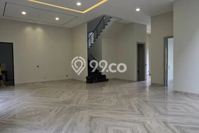 Rumah Elit Modern Tanpa Renovasi di Pakuwon Surabaya Rumah Elit Modern Tanpa Renovasi di Pakuwon Surabaya