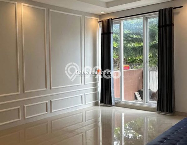 RARE UNIT! Rumah di Kerobokan Kelod, 3 KM, Pemandangan Kota, LT 100m² Bangunan 120m² RARE UNIT! Rumah di Kerobokan Kelod, 3 KM, Pemandangan Kota, LT 100m² Bangunan 120m²