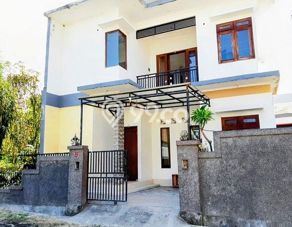SPECIAL OFFER! Rumah area , 4 KT, Area Strategis, Luas 100m2m² Bangunan 150m2m² SPECIAL OFFER! Rumah area , 4 KT, Area Strategis, Luas 100m2m² Bangunan 150m2m²