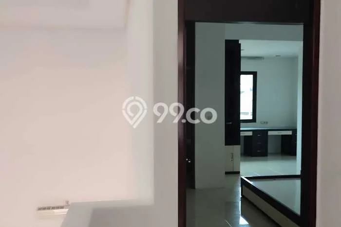 Disewakan Segera Rumah Kondisi Bagus di Area Tenggilis Mejoyo, Surabaya Disewakan Segera Rumah Kondisi Bagus di Area Tenggilis Mejoyo, Surabaya
