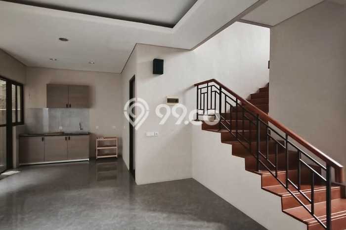 Rumah Luxury Modern Tanpa Renovasi di BSD Green Wich Tangerang Rumah Luxury Modern Tanpa Renovasi di BSD Green Wich Tangerang