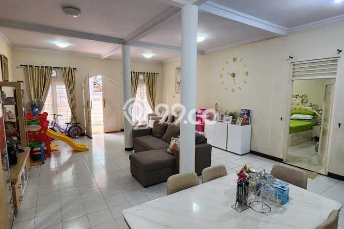 Cocok Untuk Investasi! For Sale Kost di Bintaro 17 Kamar Cocok Untuk Investasi! For Sale Kost di Bintaro 17 Kamar