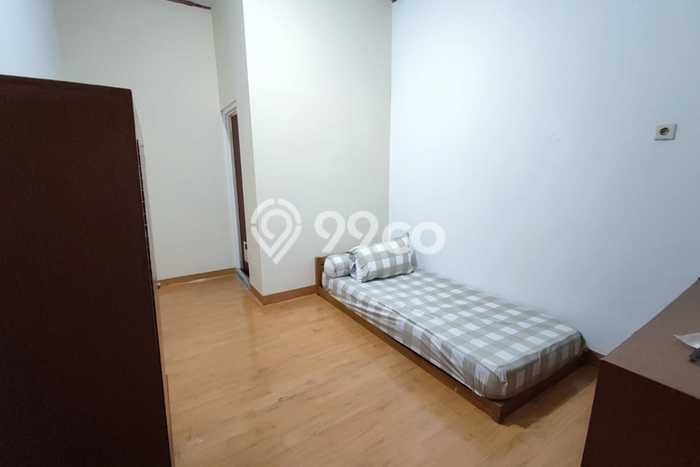 Cocok Untuk Investasi! For Sale Kost di Bintaro 17 Kamar Cocok Untuk Investasi! For Sale Kost di Bintaro 17 Kamar