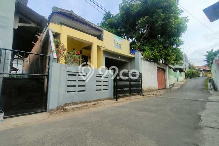 For Sale Hunian Rumah Nyaman 8 Kamar di Teluk Betung, Bandar Lampung For Sale Hunian Rumah Nyaman 8 Kamar di Teluk Betung, Bandar Lampung