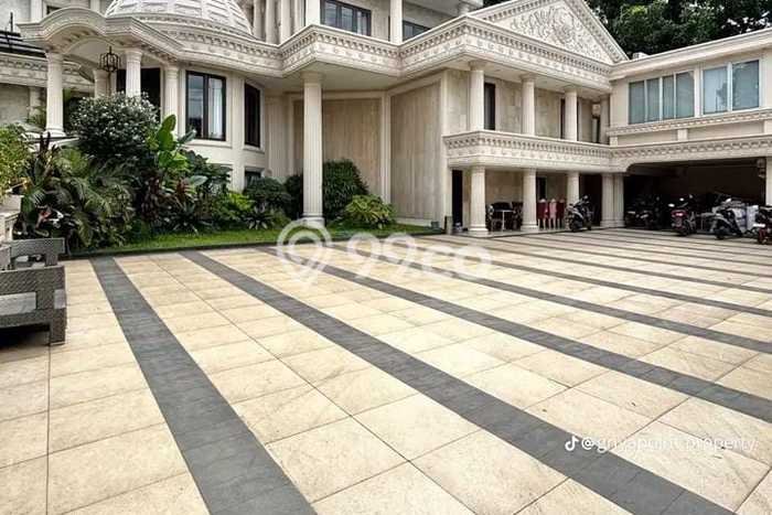 Hunian Eksklusif Dijual LT 1428m2 di Cinere, Depok Hunian Eksklusif Dijual LT 1428m2 di Cinere, Depok