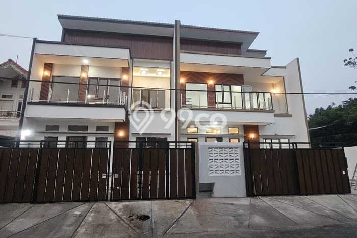 For Sale! Luxury House LT 180m2 Desain Modern di BSD Nusaloka For Sale! Luxury House LT 180m2 Desain Modern di BSD Nusaloka