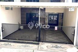 For Sale! Premium House LT 168m2 Desain Modern di Raya Darmo For Sale! Premium House LT 168m2 Desain Modern di Raya Darmo