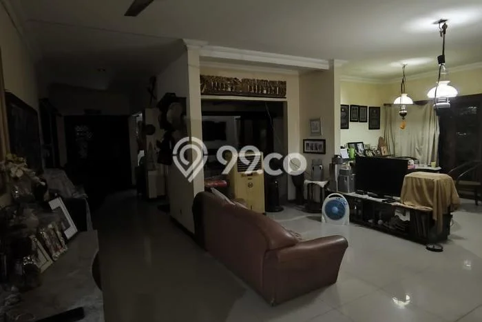 Siap Huni Rumah Mewah 5 Kamar di Rungkut Dekat ke Mana Pun Siap Huni Rumah Mewah 5 Kamar di Rungkut Dekat ke Mana Pun