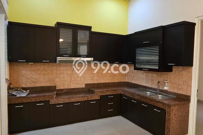Rumah Luxury Modern Siap Huni di Raya A Yani Surabaya Rumah Luxury Modern Siap Huni di Raya A Yani Surabaya