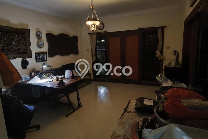 Siap Huni Rumah Mewah 5 Kamar di Rungkut Dekat ke Mana Pun Siap Huni Rumah Mewah 5 Kamar di Rungkut Dekat ke Mana Pun