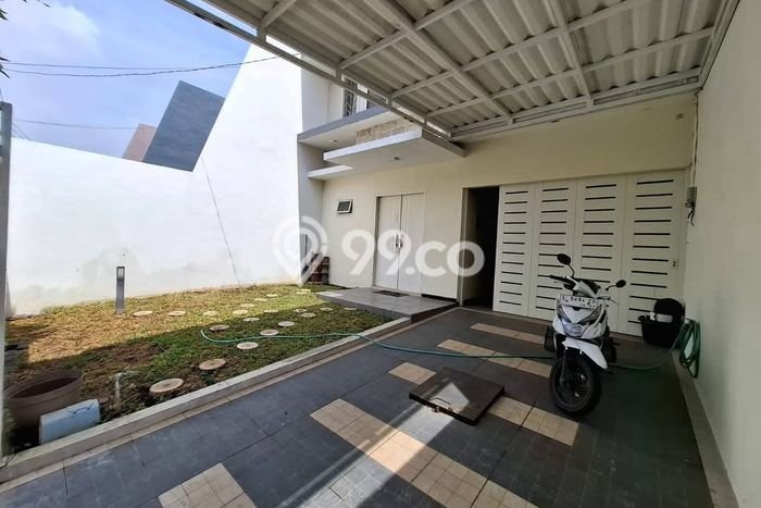 Rumah Luxury Modern Siap Huni di Kutisari Surabaya Rumah Luxury Modern Siap Huni di Kutisari Surabaya