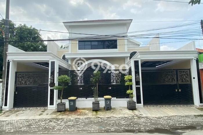 Ready to Use! Luxury House LT 482m2 Desain Elegan di Karangpilang Ready to Use! Luxury House LT 482m2 Desain Elegan di Karangpilang