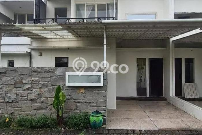 Dijual Cepat Rumah Bagus Siap Huni LB 139m2 di Wiyung, Surabaya Dijual Cepat Rumah Bagus Siap Huni LB 139m2 di Wiyung, Surabaya