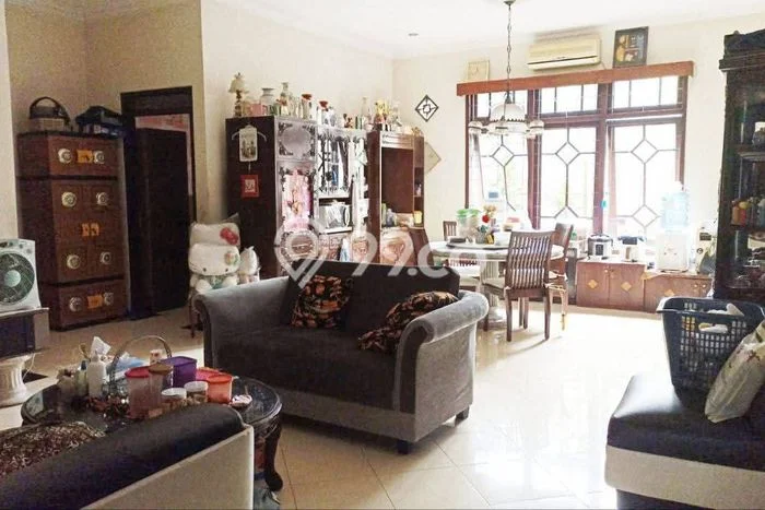 Rumah Luxury Modern Tanpa Renovasi di Manyar Surabaya Rumah Luxury Modern Tanpa Renovasi di Manyar Surabaya
