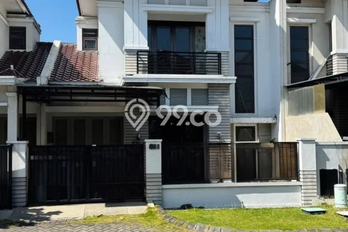 Hunian Mewah LB 140m2 Siap Pakai Desain Elegan di Raya A Yani, Surabaya Hunian Mewah LB 140m2 Siap Pakai Desain Elegan di Raya A Yani, Surabaya