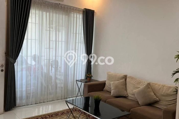 Rumah Strategis Minimalis Lb 218m2 di Semampir, Surabaya Rumah Strategis Minimalis Lb 218m2 di Semampir, Surabaya