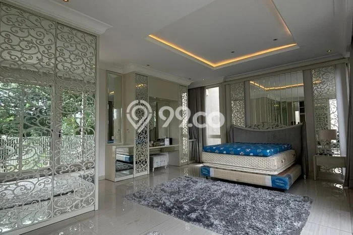For Sale! Luxury House LT 330m2 Desain Modern di Pakuwon Indah For Sale! Luxury House LT 330m2 Desain Modern di Pakuwon Indah