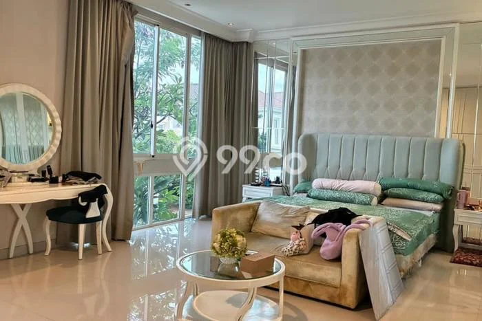 Rumah Elit LB 380m2 Siap Huni Desain Elegan di Pakuwon Indah, Surabaya Rumah Elit LB 380m2 Siap Huni Desain Elegan di Pakuwon Indah, Surabaya