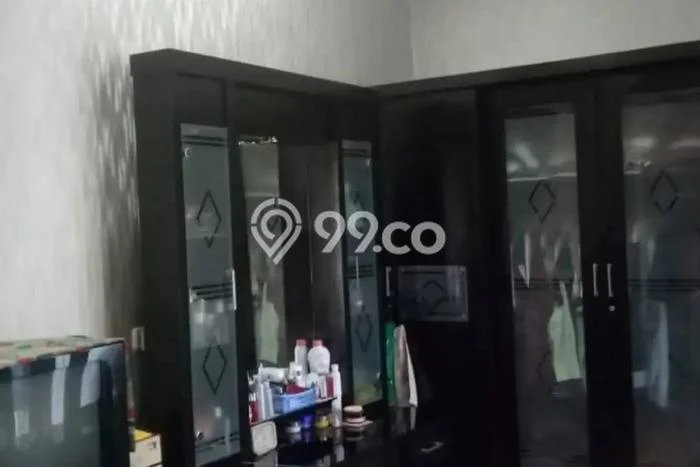 Rumah Luas Asri 5 KT Siap Huni di Manyar Surabaya Rumah Luas Asri 5 KT Siap Huni di Manyar Surabaya