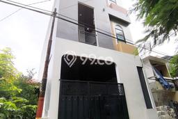 Rumah Kost untuk Dijual di Manyar Punya 25 Kamar Rumah Kost untuk Dijual di Manyar Punya 25 Kamar